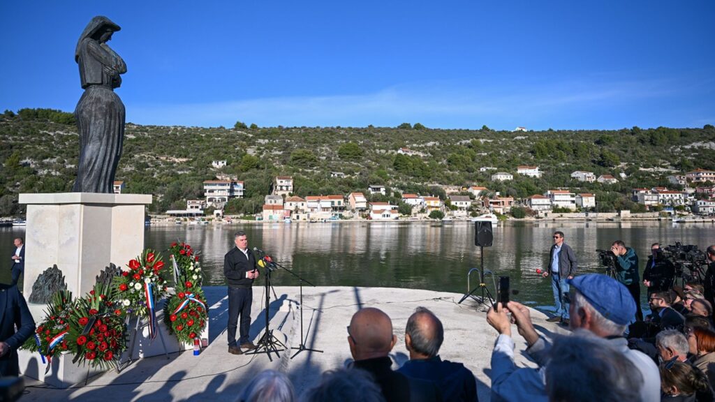 Obnovljen spomenik žrtvama El Shatta „Majka Domovina“