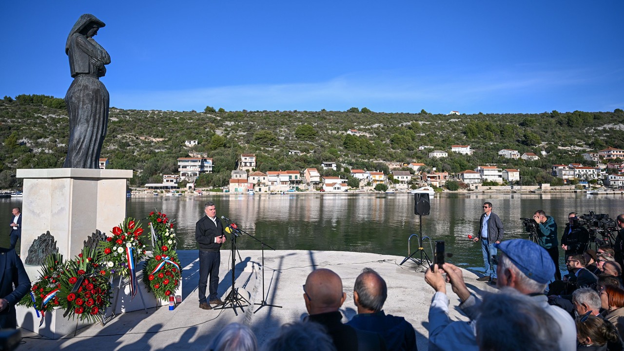 Obnovljen spomenik žrtvama El Shatta „Majka Domovina“